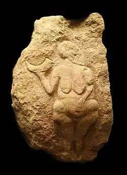 Venus of Laussel c. 27,000 BP, an Upper Palaeolithic carving, Bordeaux museum, France